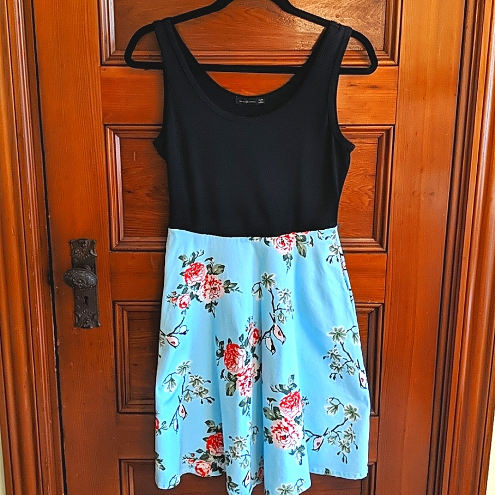 Super cute sleeveless fit and flare bird dress!